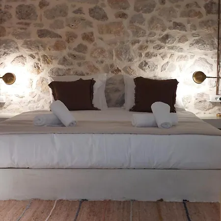 Plaka 16 - 'the Cave' - Drepano, Nafplio Apartment *