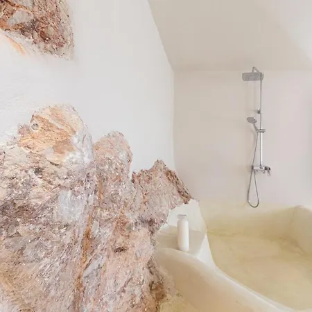Plaka 16 - 'the Cave' - Drepano, Nafplio