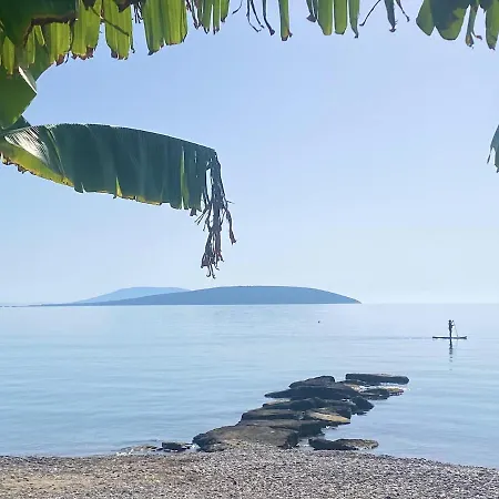 Plaka 16 - 'the Cave' - Drepano, Nafplio *