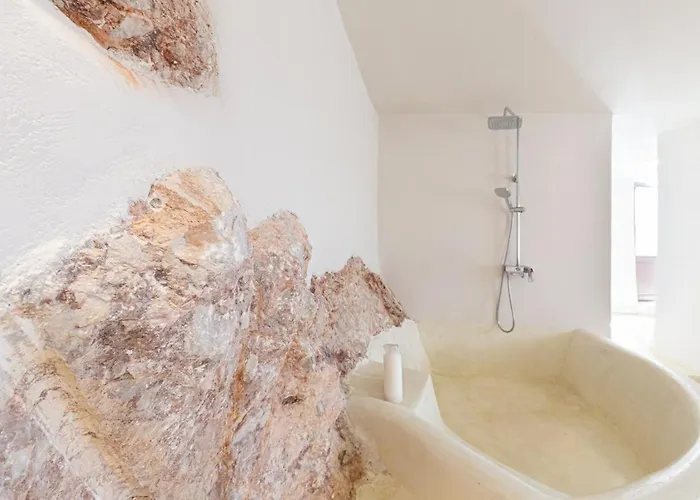 Plaka 16 - 'the Cave' - Drepano, Nafplio